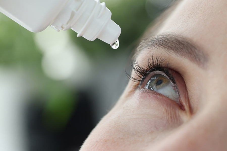 Sử dụng nước mắt nhân tạo điều trị khô mắt sau phẫu thuật LASIK