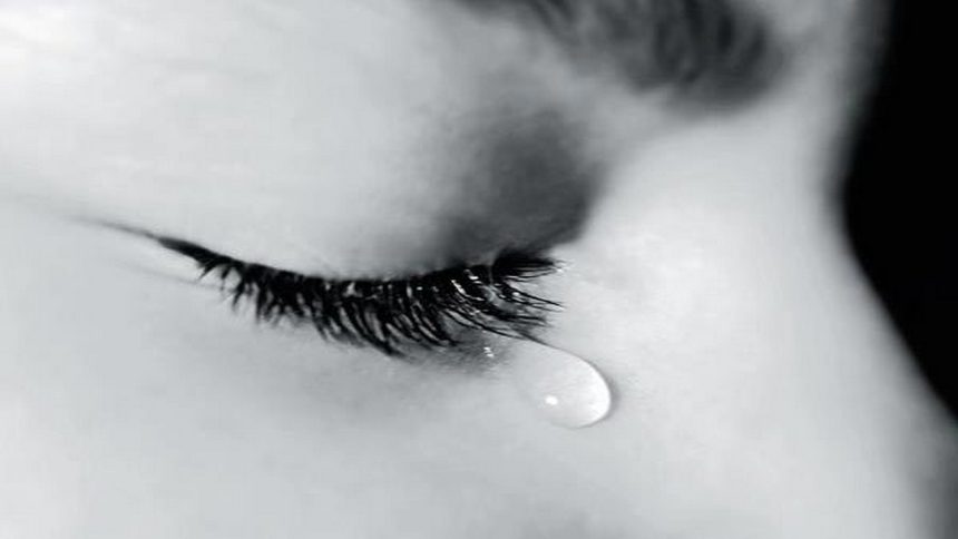 Nhỏ nước mắt nhân tạo lâu ngày
