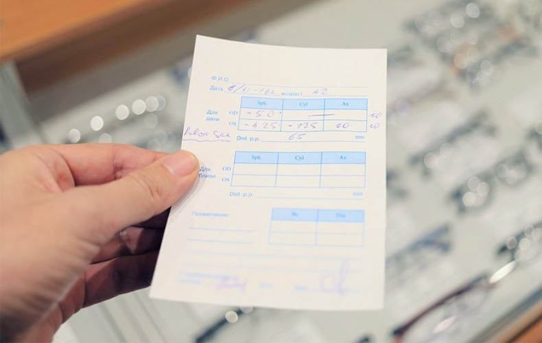 Cách chọn tròng kính theo đơn thuốc phù hợp