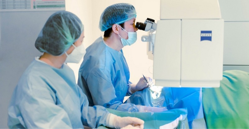 Phẫu thuật viễn thị